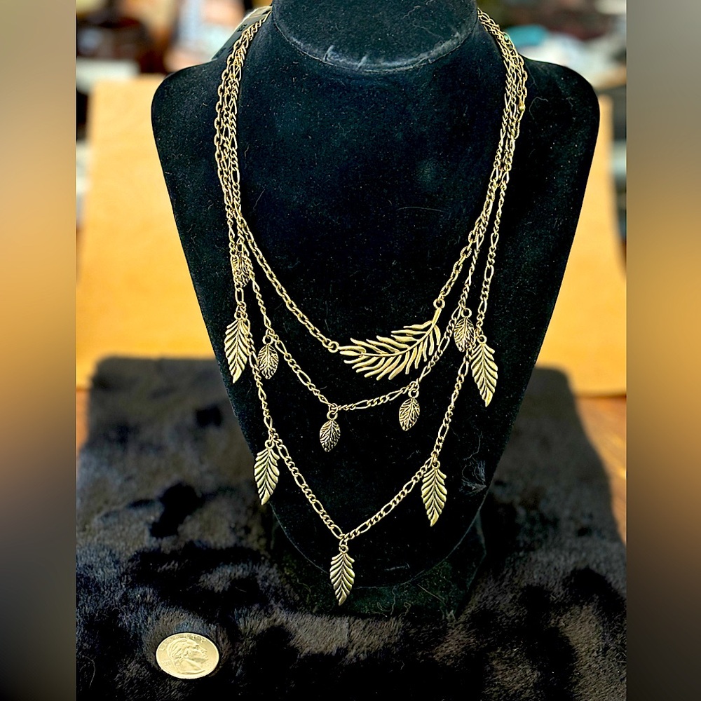 Cookie Lee leaf necklace